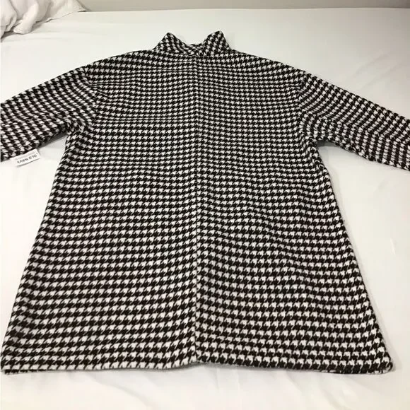 Old Navy Black & Whitee Houndstooth Coat New Size XL